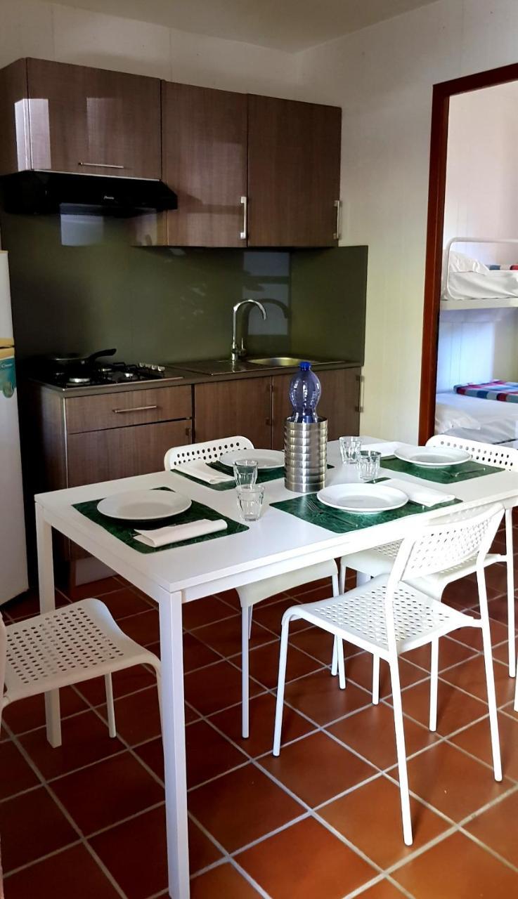 Camping Luna Hotel Marina di Massa Bagian luar foto