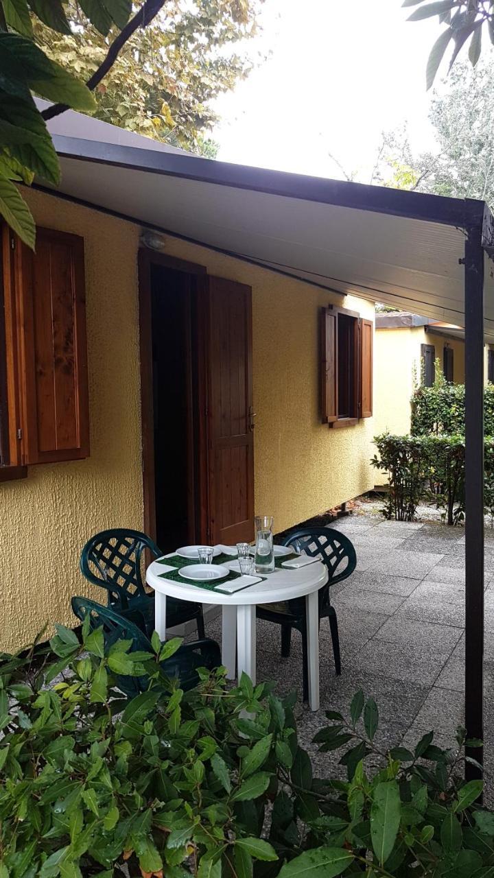 Camping Luna Hotel Marina di Massa Bagian luar foto