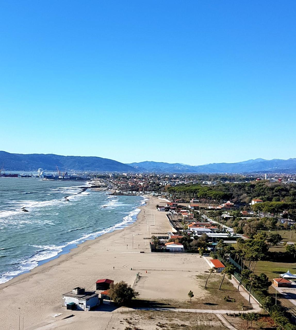 Camping Luna Hotel Marina di Massa Bagian luar foto